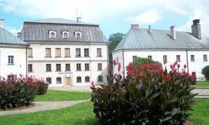 Muzeum historyczne pałac w Dukli – historia, wystawy i atrakcje