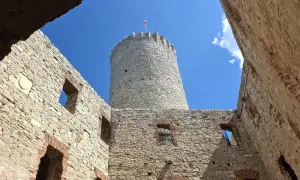 Zamek Lipowiec w Babicach - historia, lokalizacja i atrakcje turystyczne