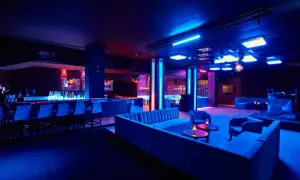 Najlepsze kluby w Pałacu Kultury – sprawdź, co oferują