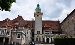 Nowy Zamek w Płotach - historia, architektura i atrakcje turystyczne