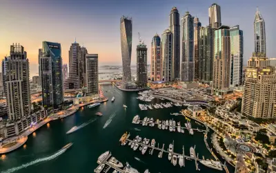 Ile trwa lot do Emiratów Arabskich? Sprawdź, co musisz wiedzieć