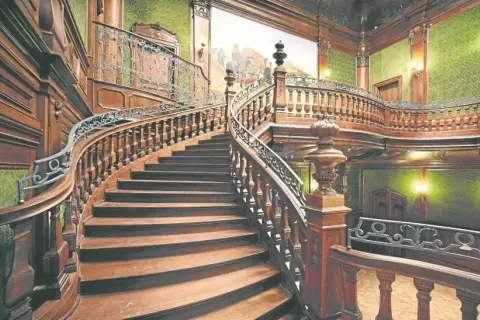 Pałac Goetza w Brzesku - fascynująca historia i ukryte tajemnice