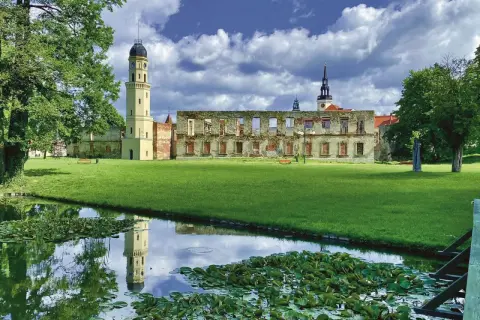Zamek w Strzelcach Opolskich: historia, tajemnice i atrakcje turystyczne