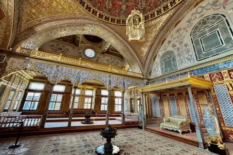 Wnętrza pałacu Topkapi: tajemnice architektury i haremów