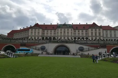 Zamek królewski w Warszawie zwiedzanie - co musisz wiedzieć przed wizytą