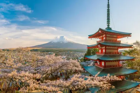 Ile trwa lot z Polski do Japonii? Poznaj zaskakujące fakty o czasie podróży