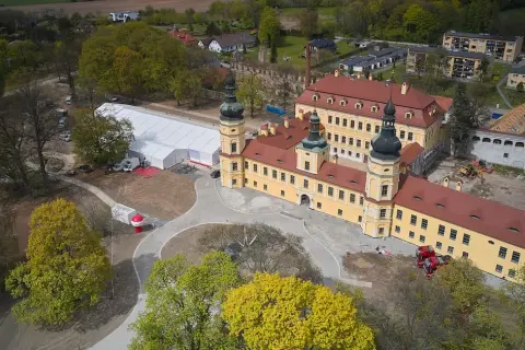 Pałac w Żyrowej - odkryj jego fascynującą historię i architekturę
