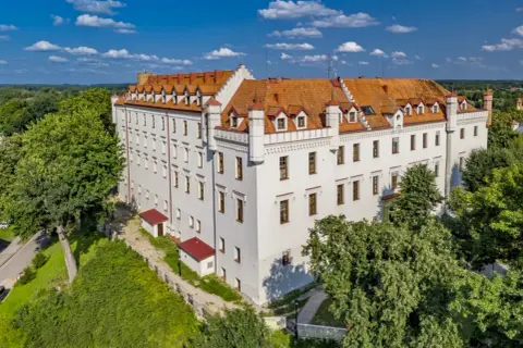 Noclegi w zamku w Polsce - wyjątkowe doświadczenia, które zachwycają