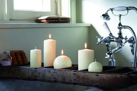 Świece do spa: jak wybrać najlepsze aromaty do relaksu i odprężenia