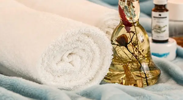 Ziołowe spa: Odkryj relaksujące zabiegi i ich zdrowotne korzyści
