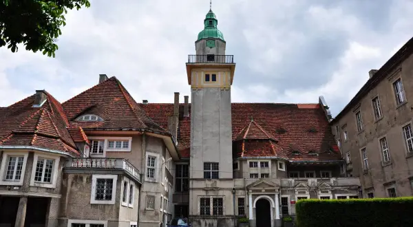 Nowy Zamek w Płotach - historia, architektura i atrakcje turystyczne