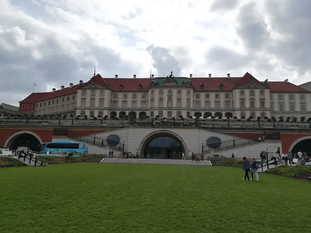 Zamek królewski w Warszawie zwiedzanie - co musisz wiedzieć przed wizytą
