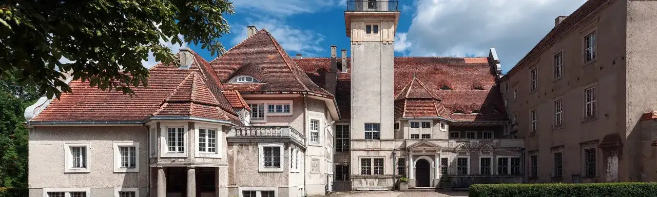 Zdjęcie Nowy Zamek w Płotach - historia, architektura i atrakcje turystyczne