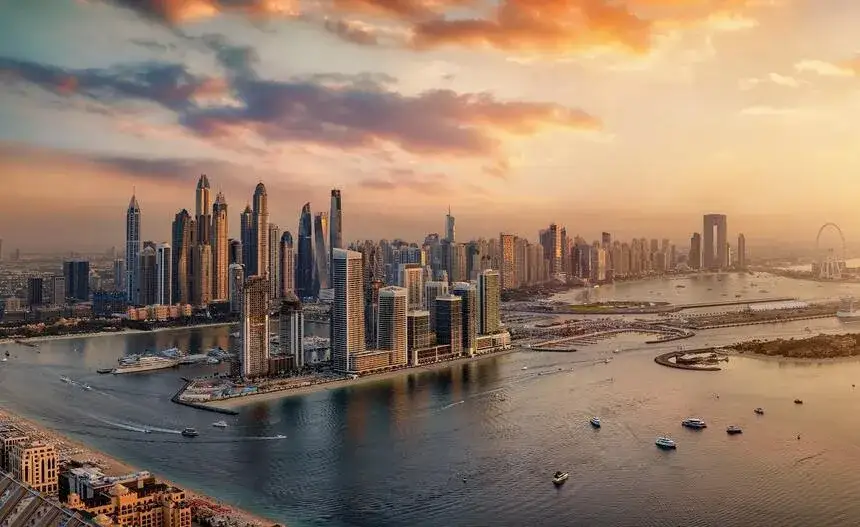 Zdjęcie Ile trwa lot do Emiratów Arabskich? Sprawdź, co musisz wiedzieć