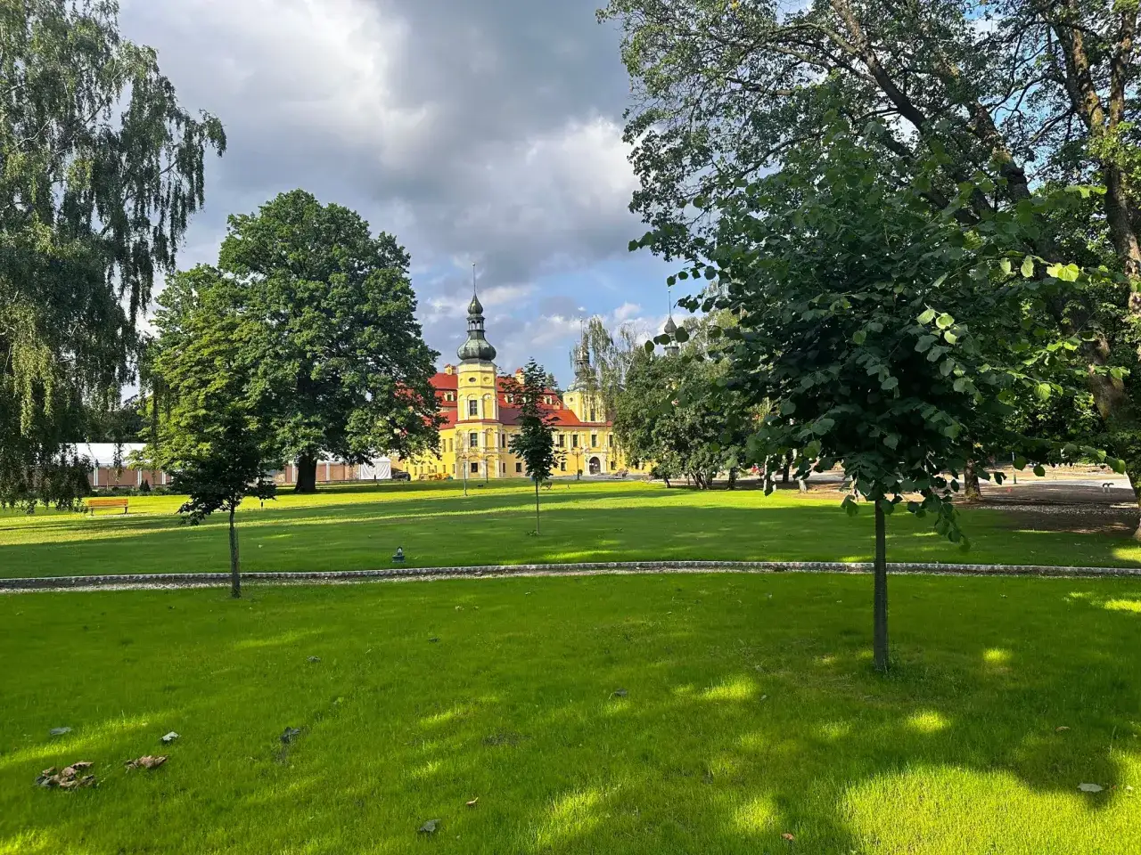 Zdjęcie Pałac w Żyrowej - odkryj jego fascynującą historię i architekturę
