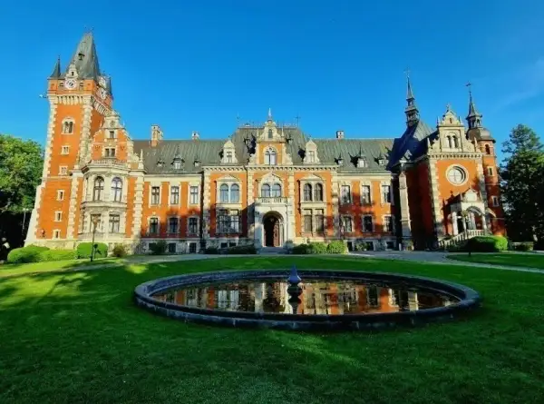 Pałac w Pławniowicach: Historia i tajemnice niezwykłej architektury