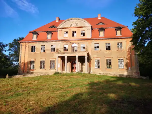 Pałac w Przyborowie - odkryj jego fascynującą historię i architekturę